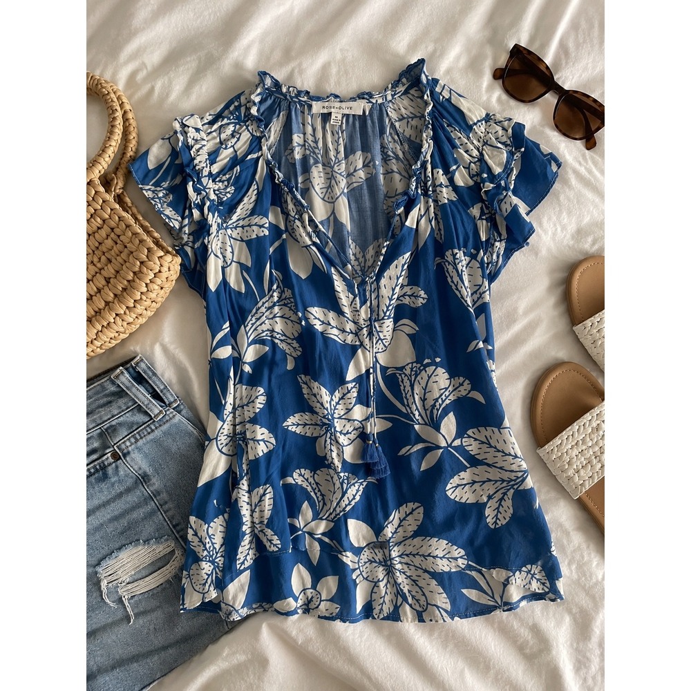Rose + Olive Blue White Tropical Floral Tassel Ruffle Short Sleeve Blouse Size M